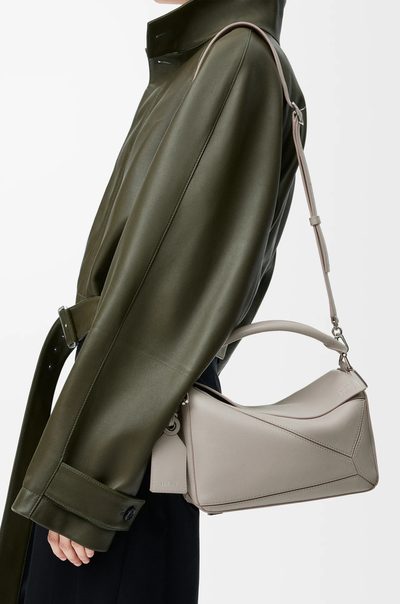 LOEWE Petit sac Featherlight Puzzle en cuir d'agneau nappa Gris Coquillage