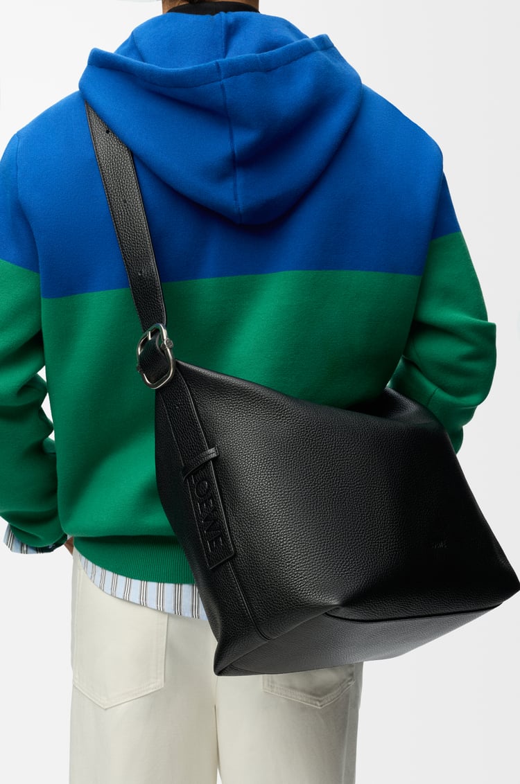 LOEWE 大号柔软粒面牛皮革 Loop Hobo 手袋 黑色