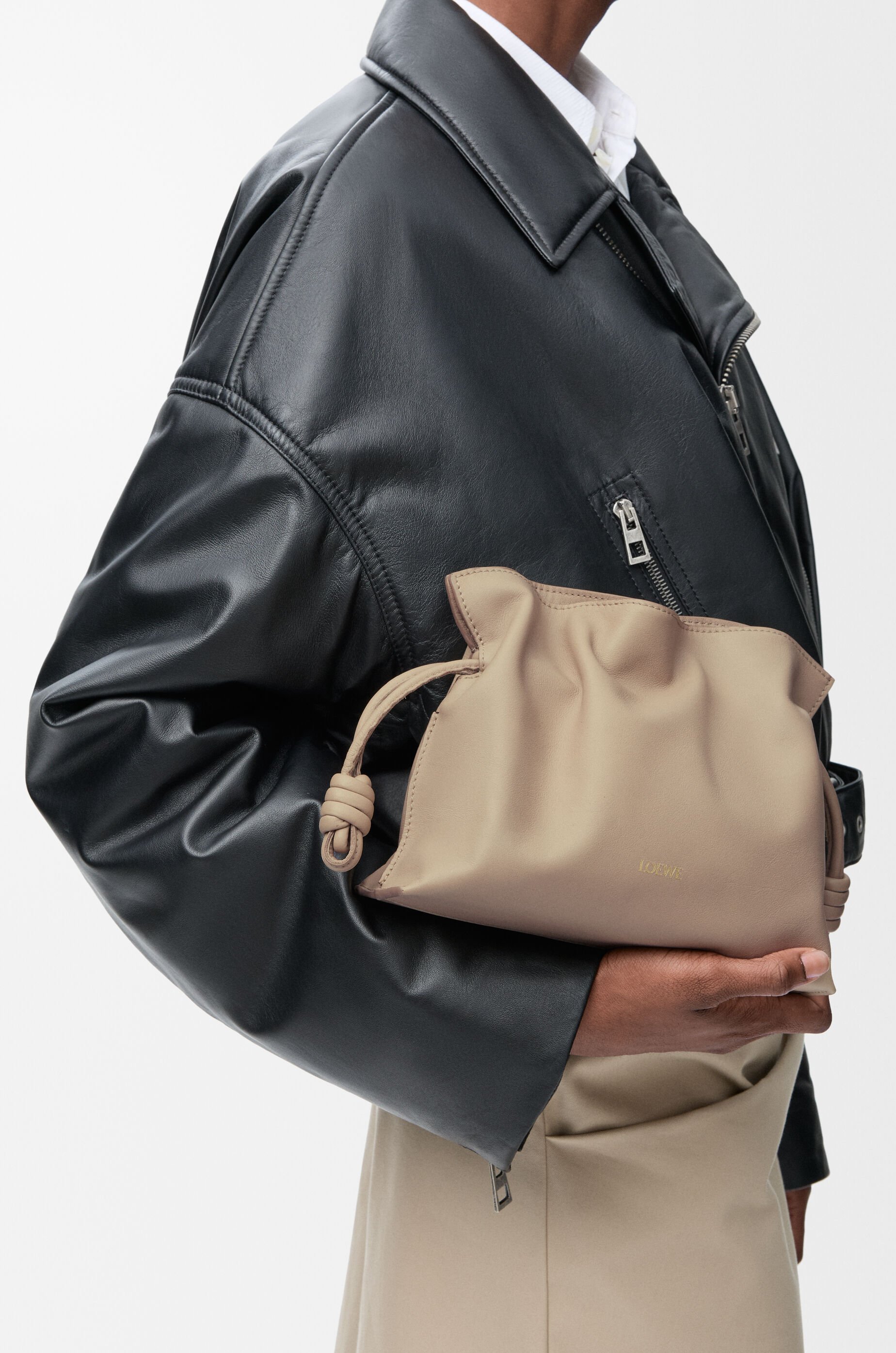 フラメンコクラッチ ミニ（ナパカーフ） ベージュ - LOEWE