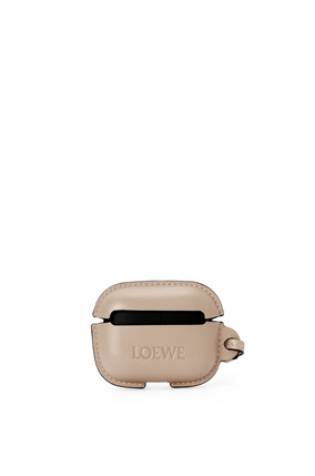 LOEWE AirPod Pro case in smooth calfskin Sand plp_rd