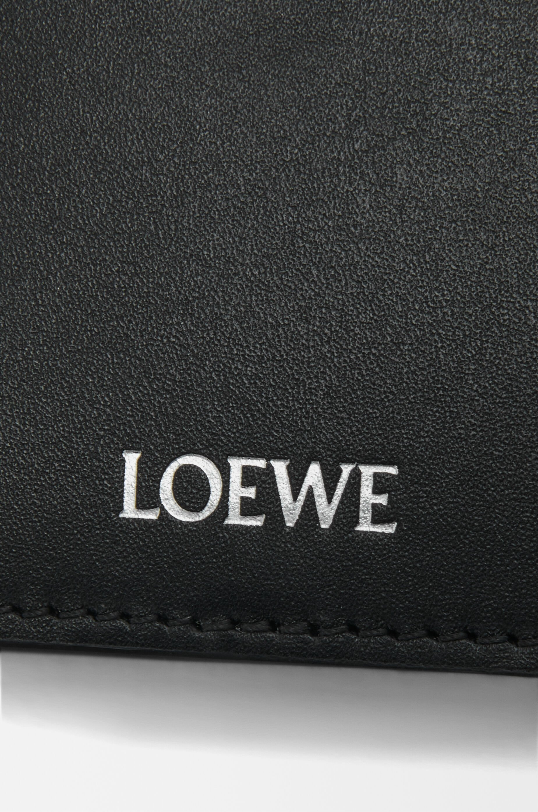 ロング ウォレット(シャイニーナパカーフ) ブラック - LOEWE ロング ウォレット(シャイニーナパカーフ) ブラック - LOEWE