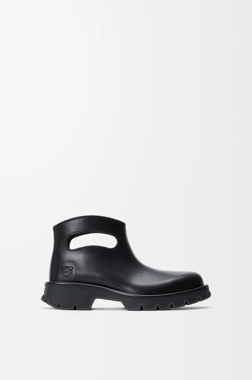LOEWE Bobby bootie in vegetable-tanned calfskin Black