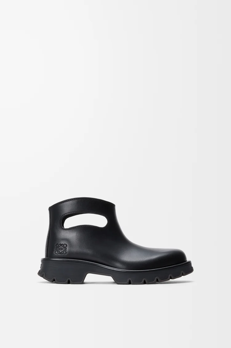 LOEWE Bobby bootie in vegetable-tanned calfskin Black