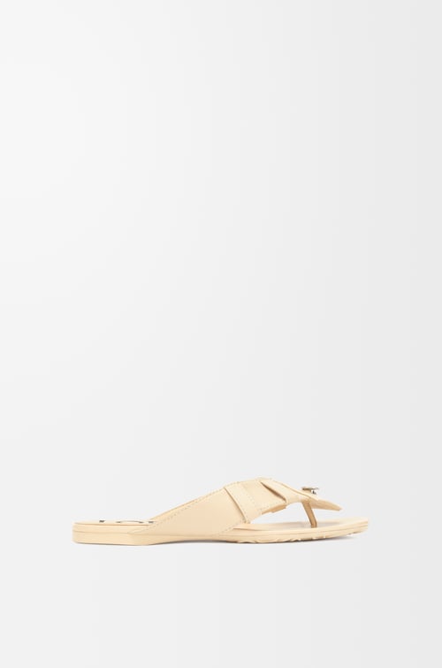 LOEWE Toy Panta toe post sandal in lambskin Oat Milk plp_rd