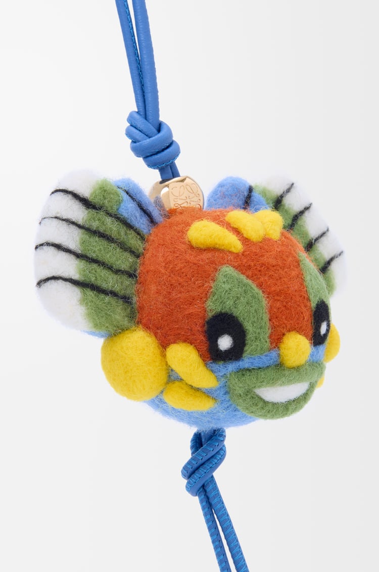 LOEWE ナイト キャット チャーム（フェルト） レッド/ブルー