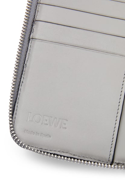 LOEWE Puzzle zipped open wallet in classic calfskin Asphalt Grey plp_rd