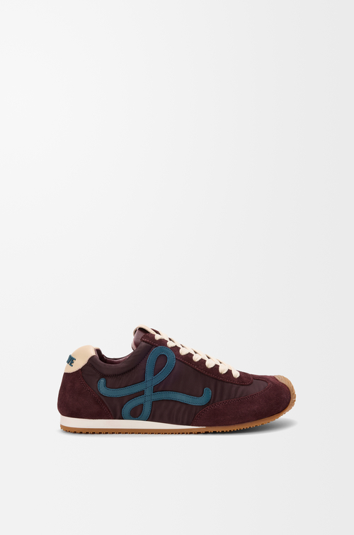 LOEWE Ballet Runner 2.0 en nailon y piel de becerro Burdeos/Azul Pato/Masa