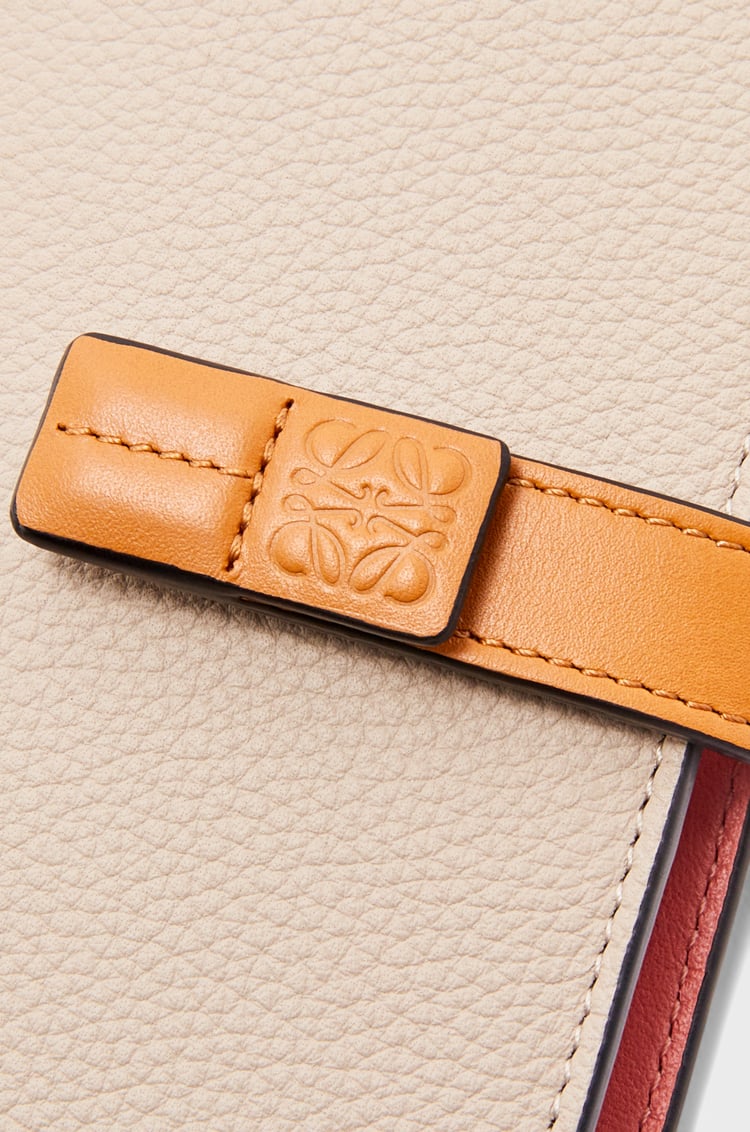 LOEWE Large vertical wallet in grained calfskin Light Oat/Honey