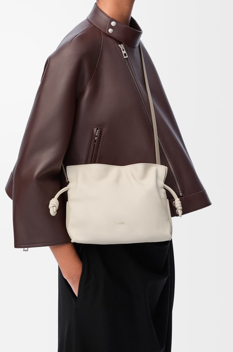 LOEWE Bolso Flamenco Clutch mini en piel napa de ternera Sal Marina