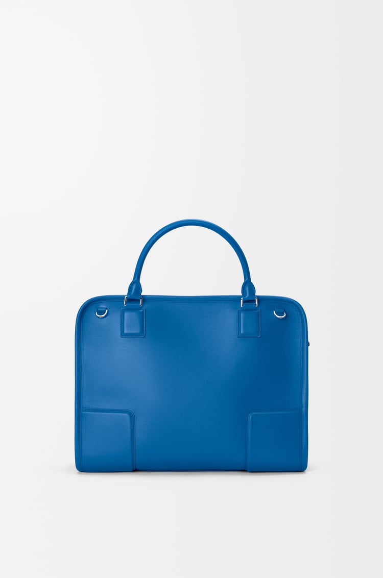 LOEWE Bolso Amazona 180 grande en piel de ternera suave Azur Real