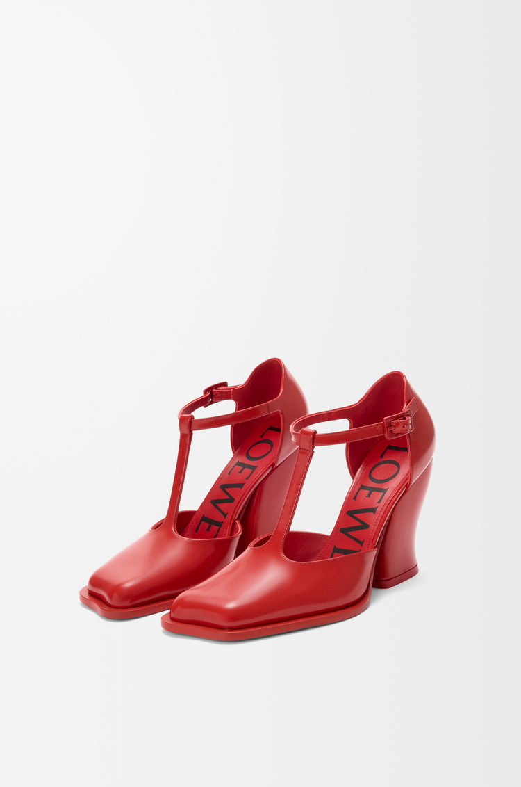 LOEWE Zapato de salón Onda con tira en T en piel de ternera Rojo