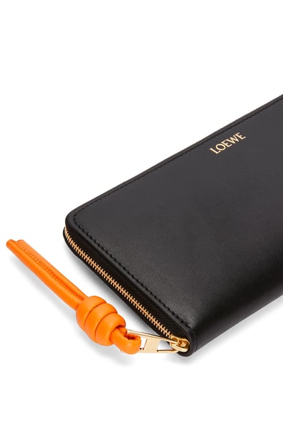 LOEWE Knot zip around wallet in shiny nappa calfskin Black/Bright Orange plp_rd