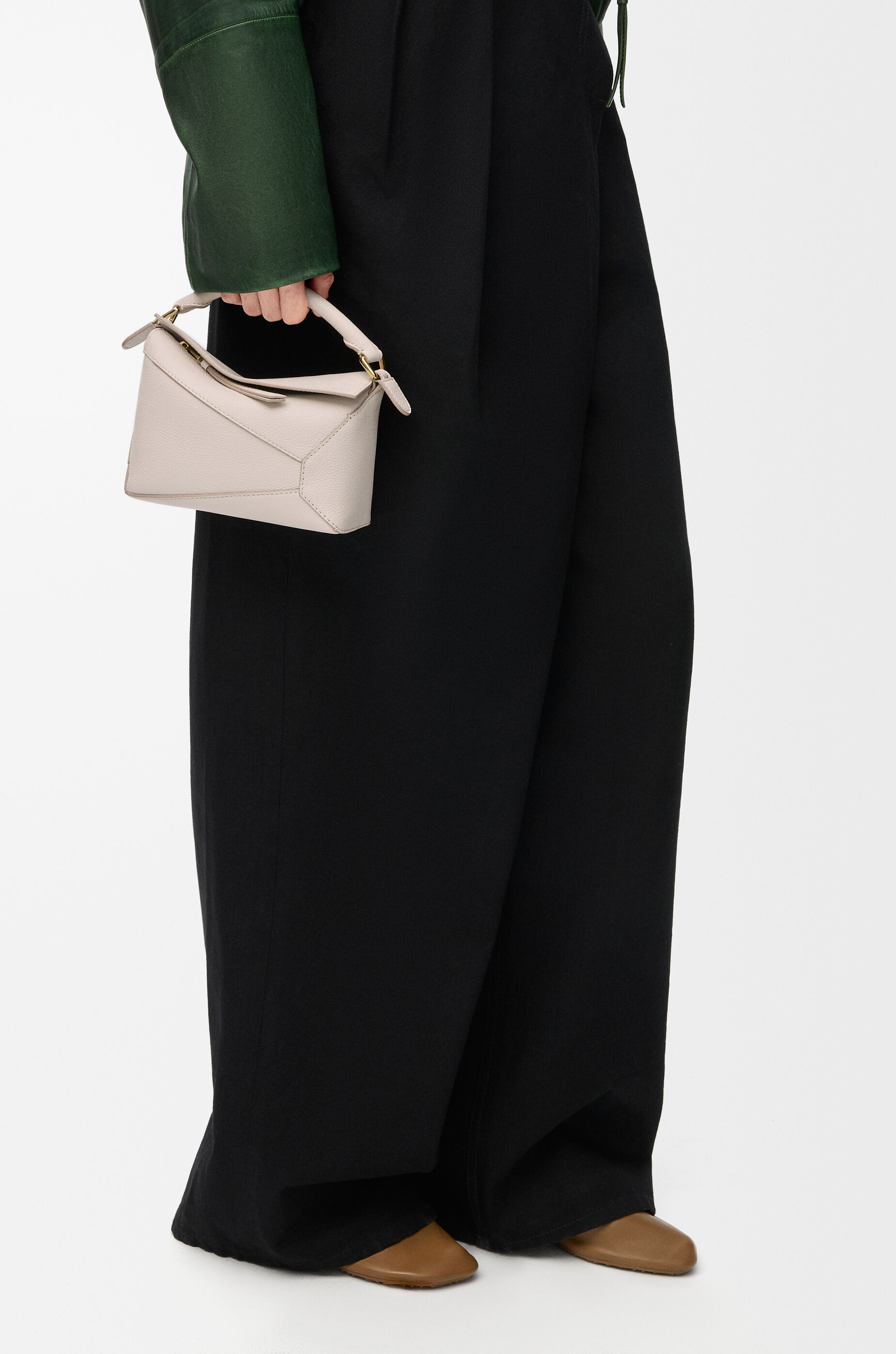 パズルエッジ バッグ ミニ（ソフトグレインカーフ） グレー - LOEWE