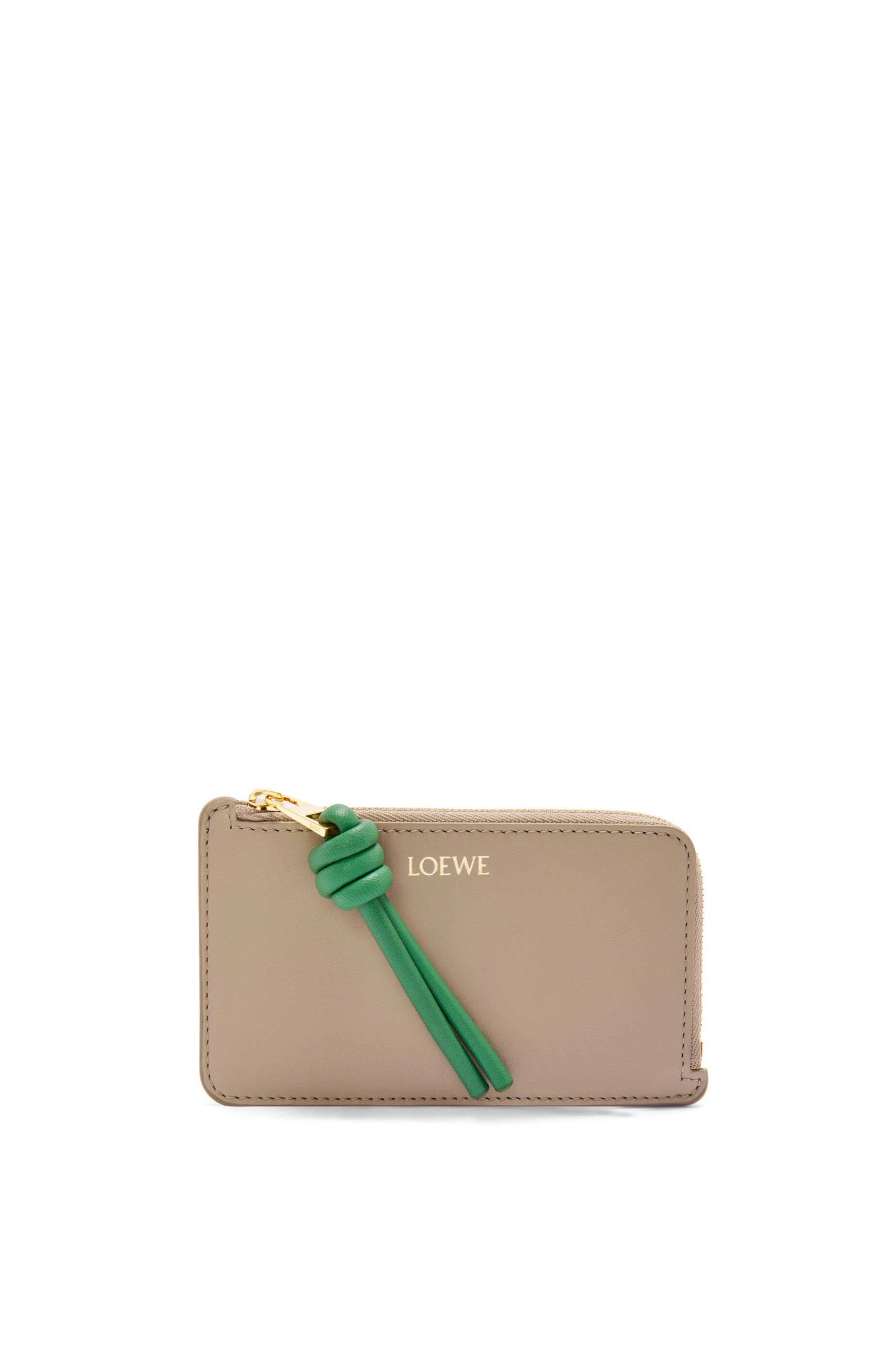 ノット コインカードホルダー（シャイニーナパカーフ） サンド/トロピカルグリーン - LOEWE