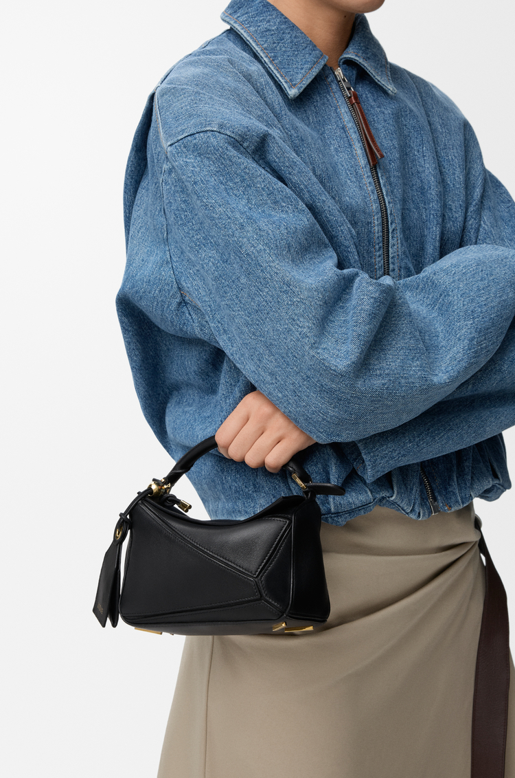 LOEWE Bolso Featherlight Puzzle mini en piel napa de cordero Negro