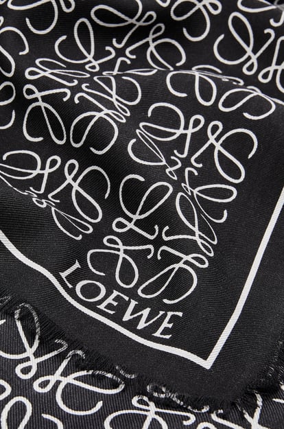 LOEWE アナグラム スカーフ (ウール＆シルク) ブラック/ブラック plp_rd