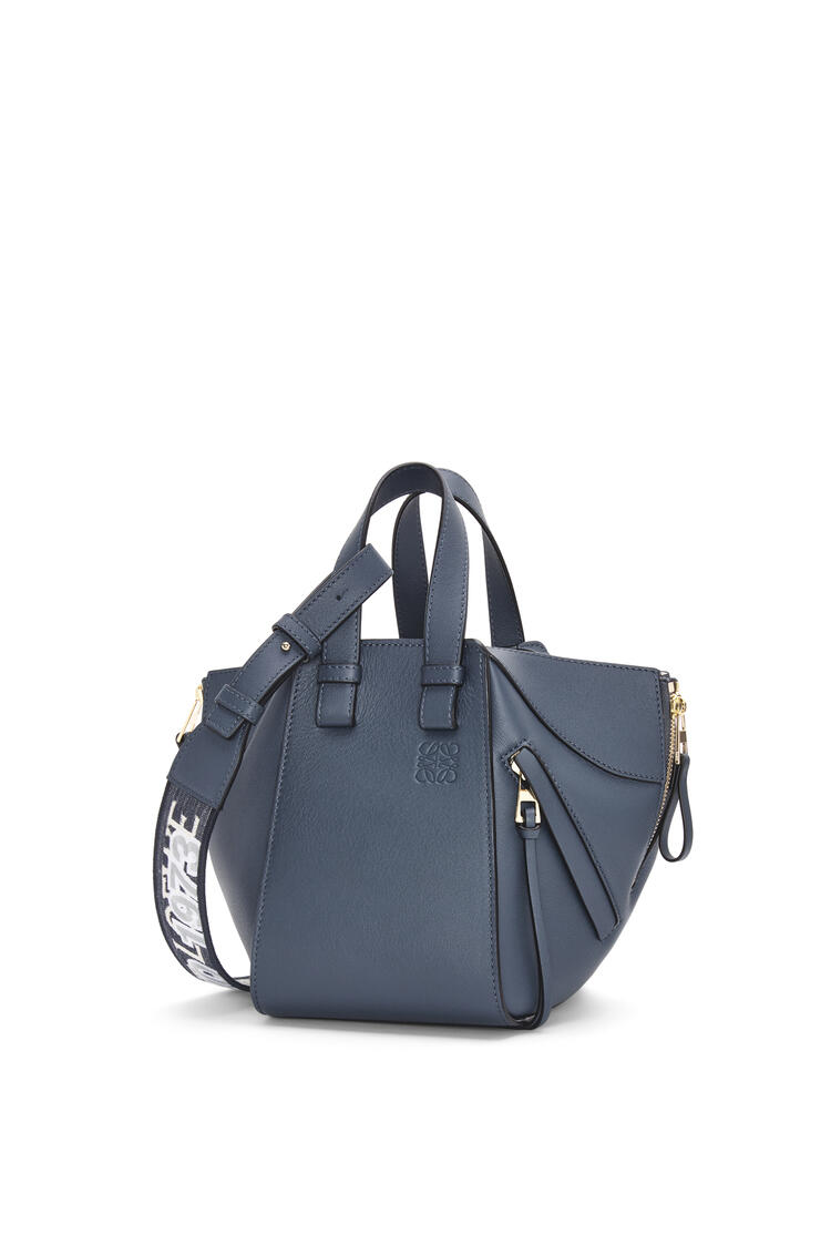 LOEWE Hammock compact bag in satin calfskin Onyx Blue