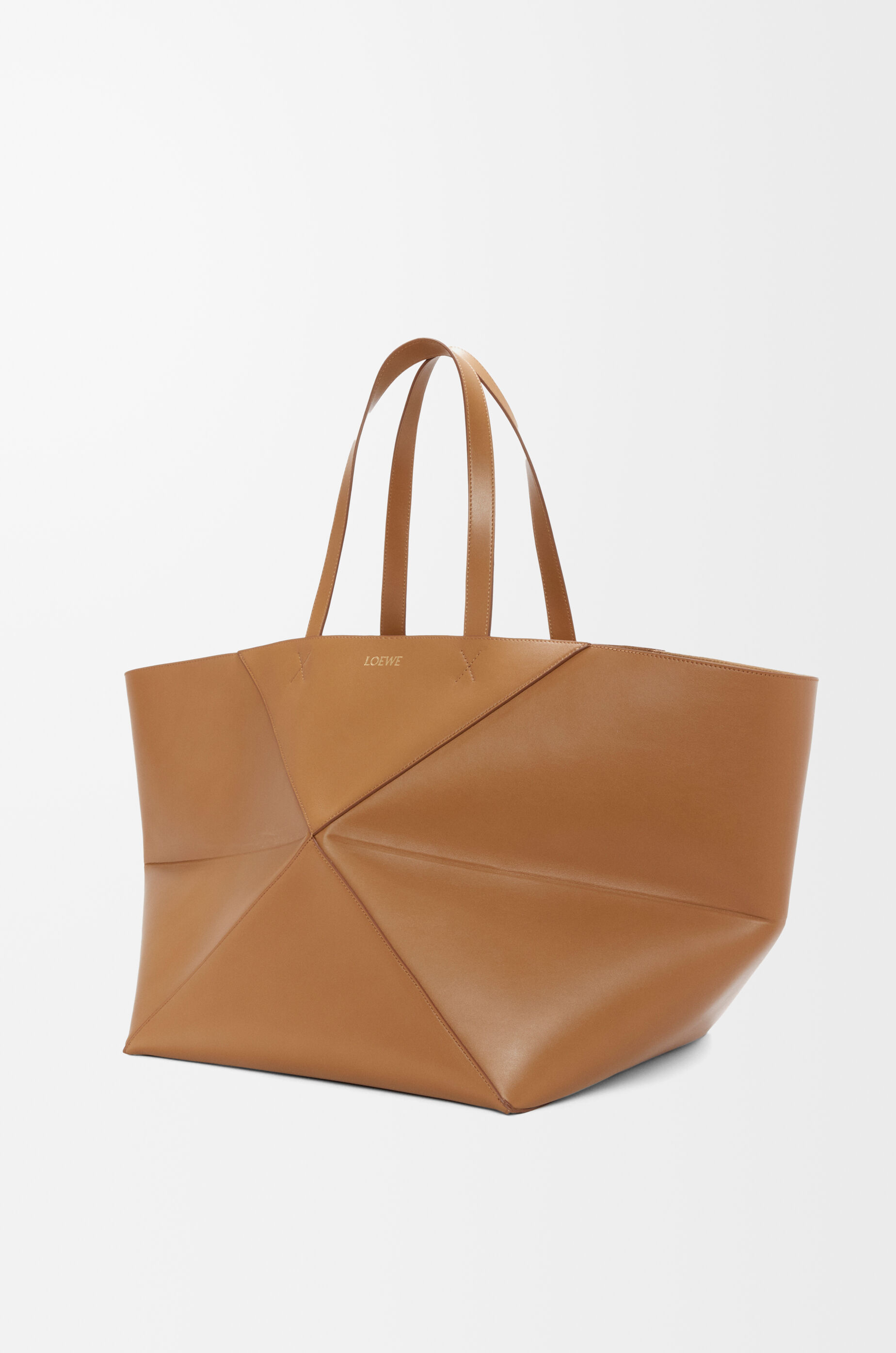 最大の割引 トート パズルフォルド XXL（シャイニーカーフ） LOEWE - オーク バッグ