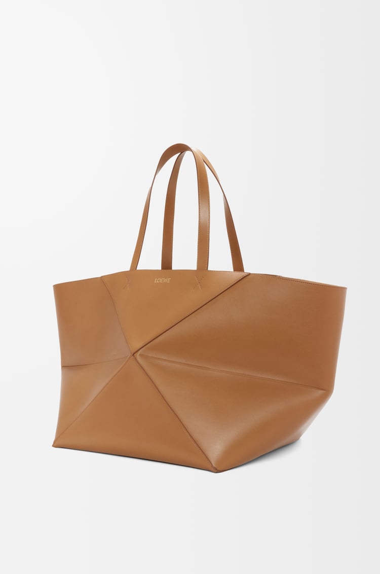 LOEWE Bolso Puzzle Fold Tote XXL en piel de ternera Roble