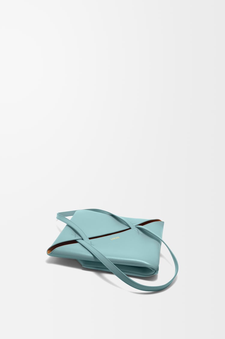 LOEWE Bolso Puzzle Fold tote mediano en piel de ternera Agua