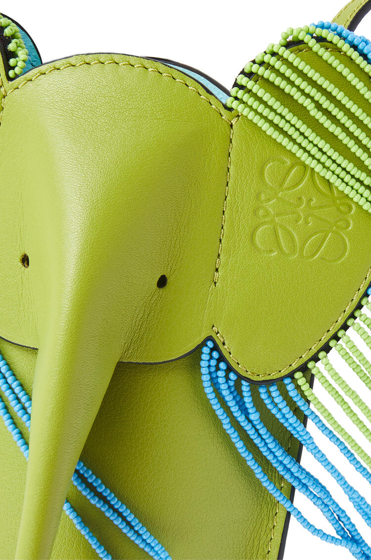 LOEWE Elephant pocket en piel de ternera clásica Prado Verde