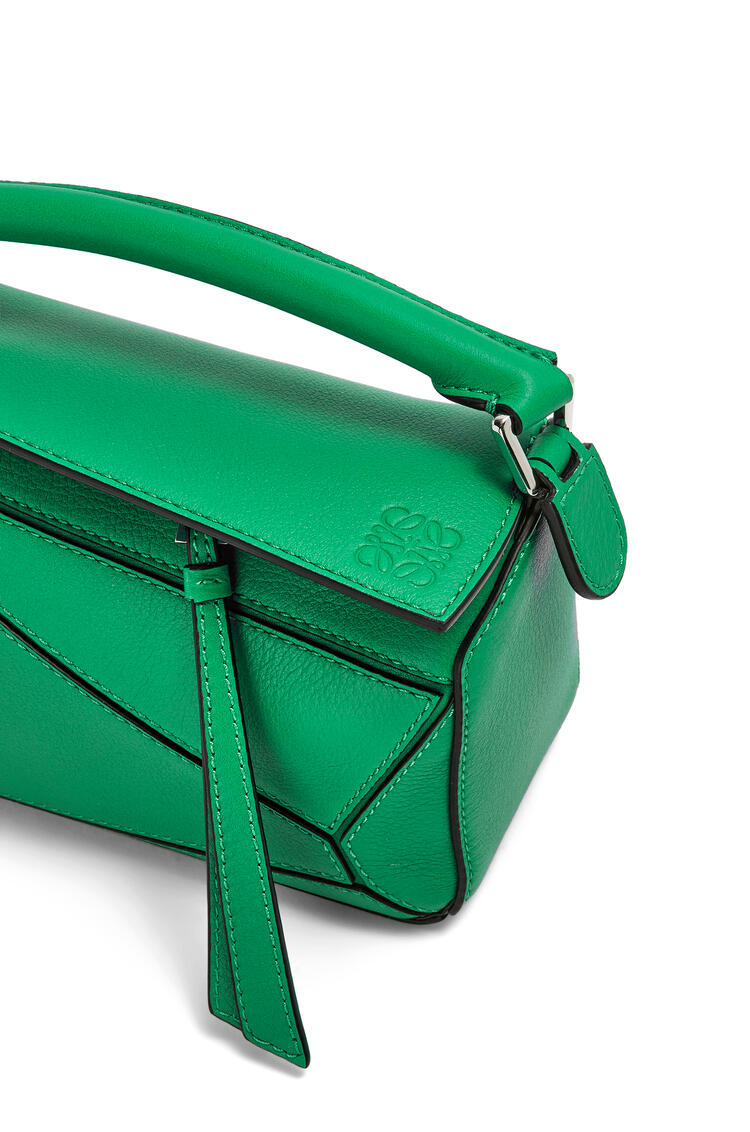 LOEWE Mini Puzzle bag in classic calfskin Jungle Green