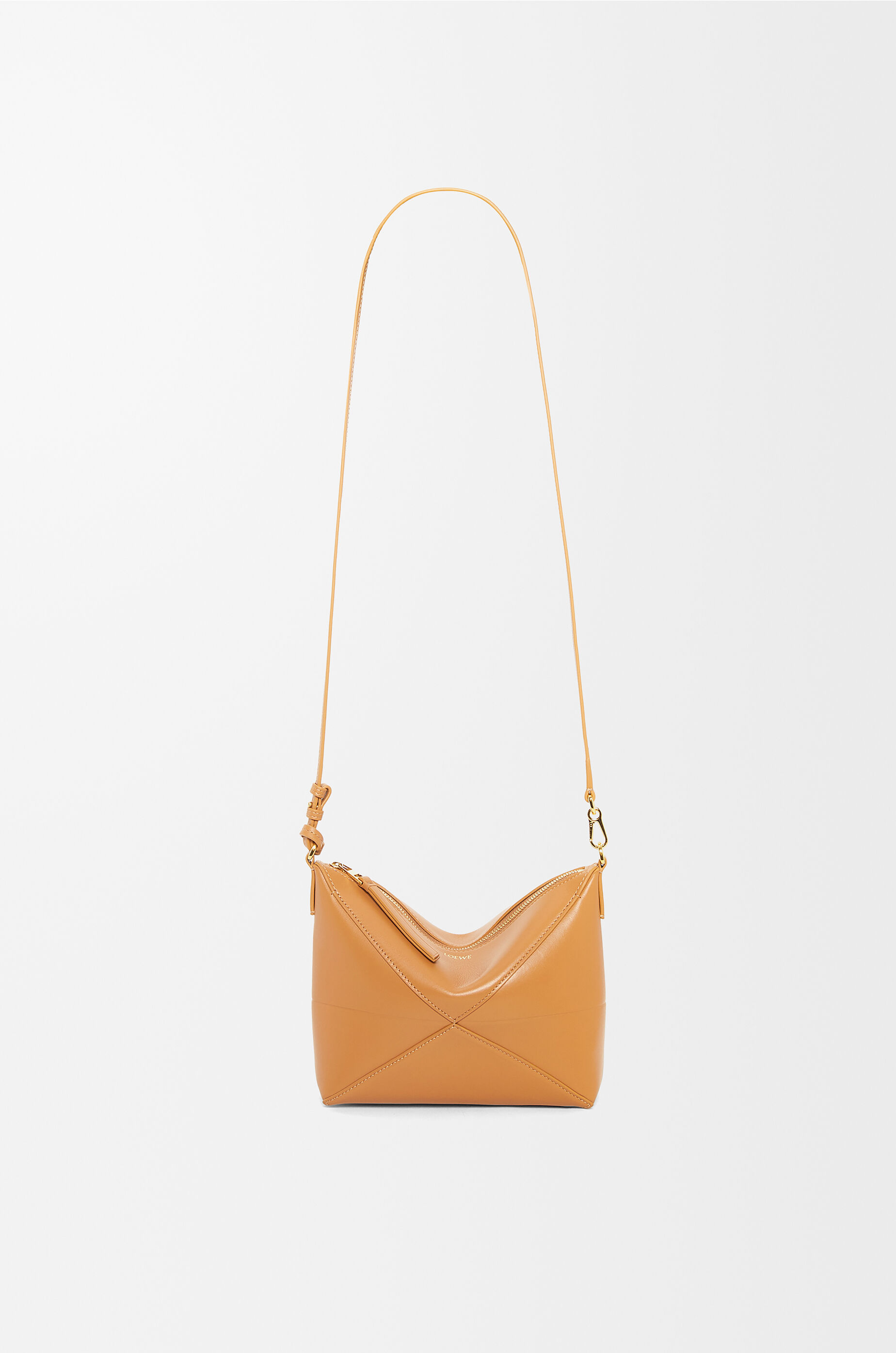 パズルフォルド ポーチ（シャイニーナパカーフ） ベージュ - LOEWE