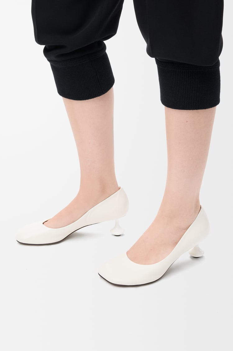 LOEWE Zapato de salón Toy en piel de cabra Blanco