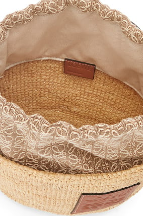 LOEWE Pochette bag in raffia, Anagram jacquard and calfskin Natural/Tan