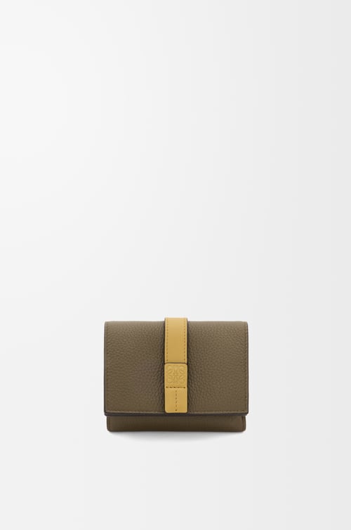 LOEWE トライフォールド ウォレット（ソフトグレインカーフ） ダークカーキグリーン/ジンジャー