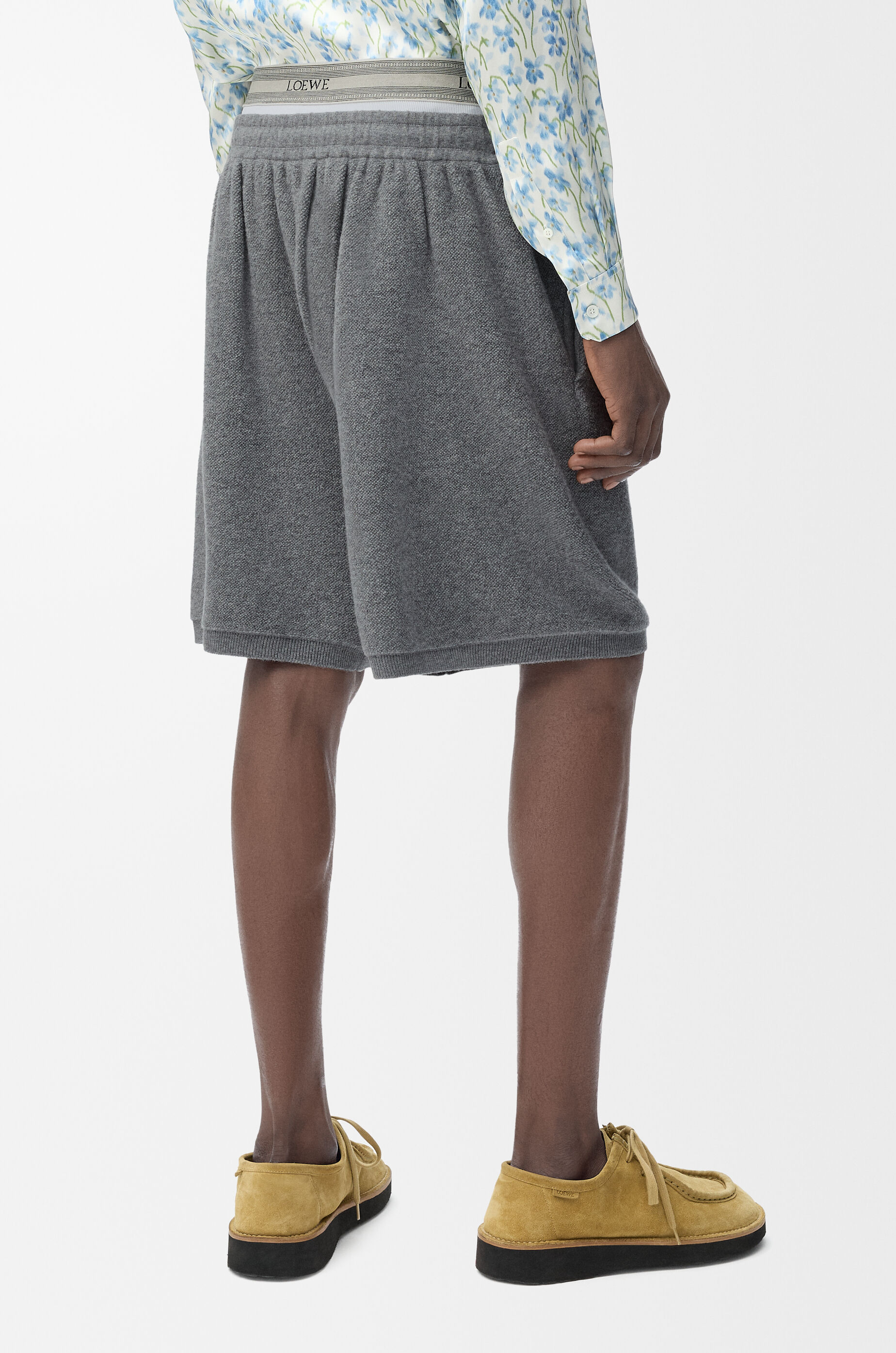 【LOEWE】2019AW GREY WOOL 2tuck half-pant LOEWE】2019AW Grey Wool 2-tuck Half-pant