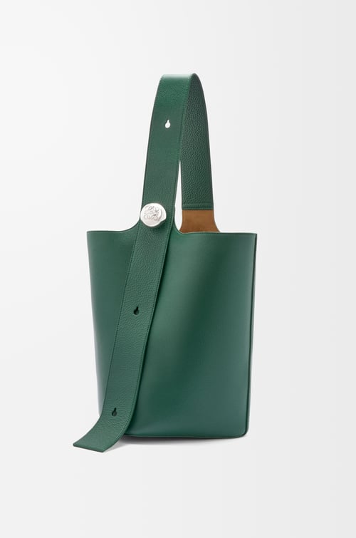 LOEWE Bolso Pebble Bucket grande en piel de ternera Verde Oscuro plp_rd