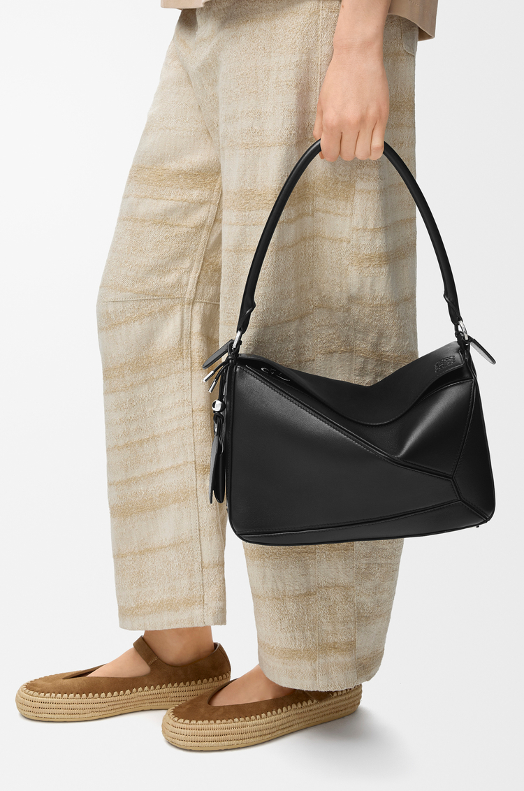 LOEWE Medium Puzzle Featherlight bag in nappa lambskin Black