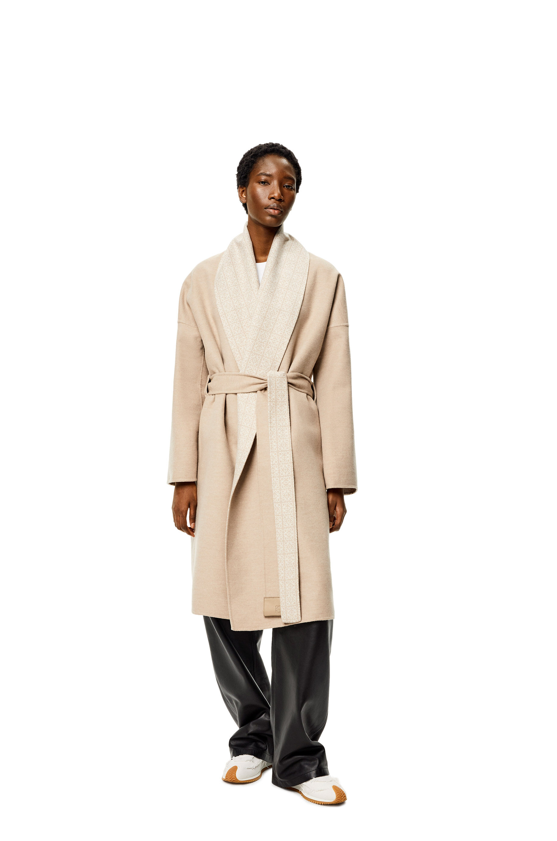 Anagram jacquard belted coat in wool Beige/White - LOEWE