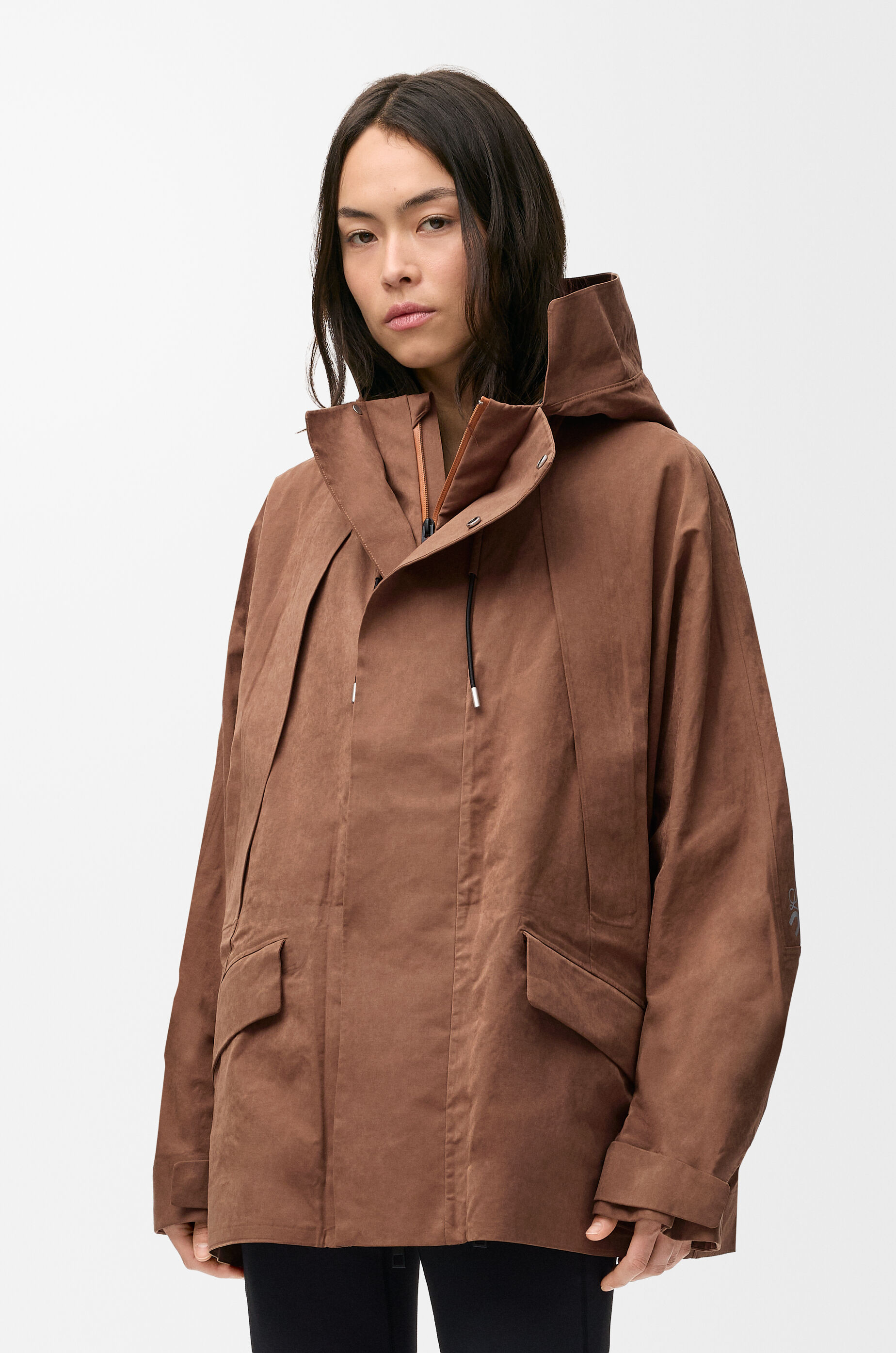 ショート パーカー（テクニカルコットン） ブラウン - LOEWE