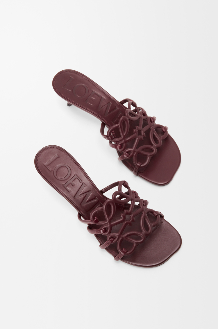 LOEWE Mules Petal Anagram en cuir de veau souple Bordeaux Foncé