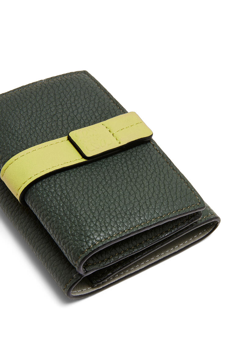 LOEWE Trifold wallet in soft grained calfskin Vintage Khaki/Lime Yellow pdp_rd