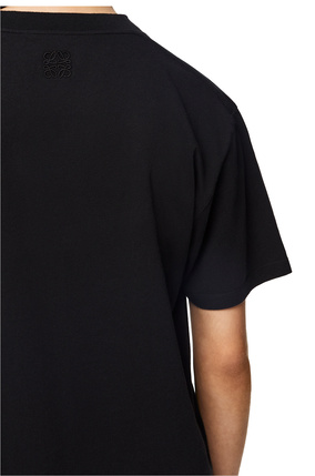 LOEWE Camiseta en algodón con estampado de retrato Negro Lavado plp_rd