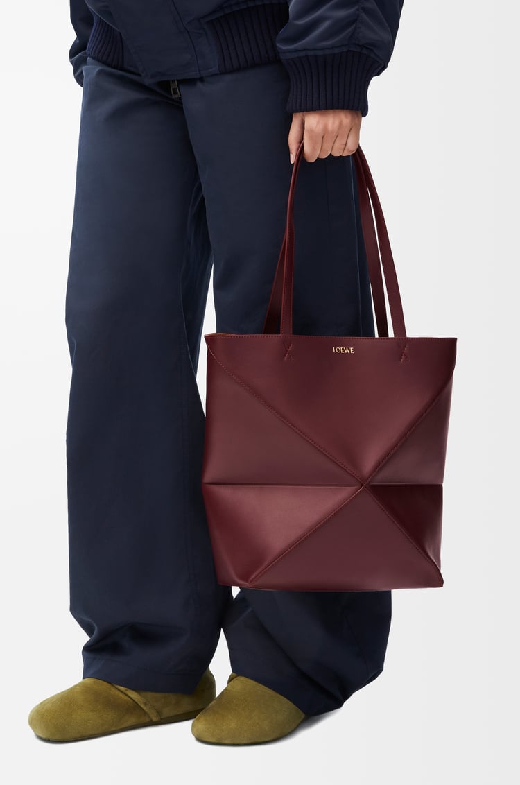 LOEWE 中号亮面牛皮革 Puzzle Fold 手袋 深酒红