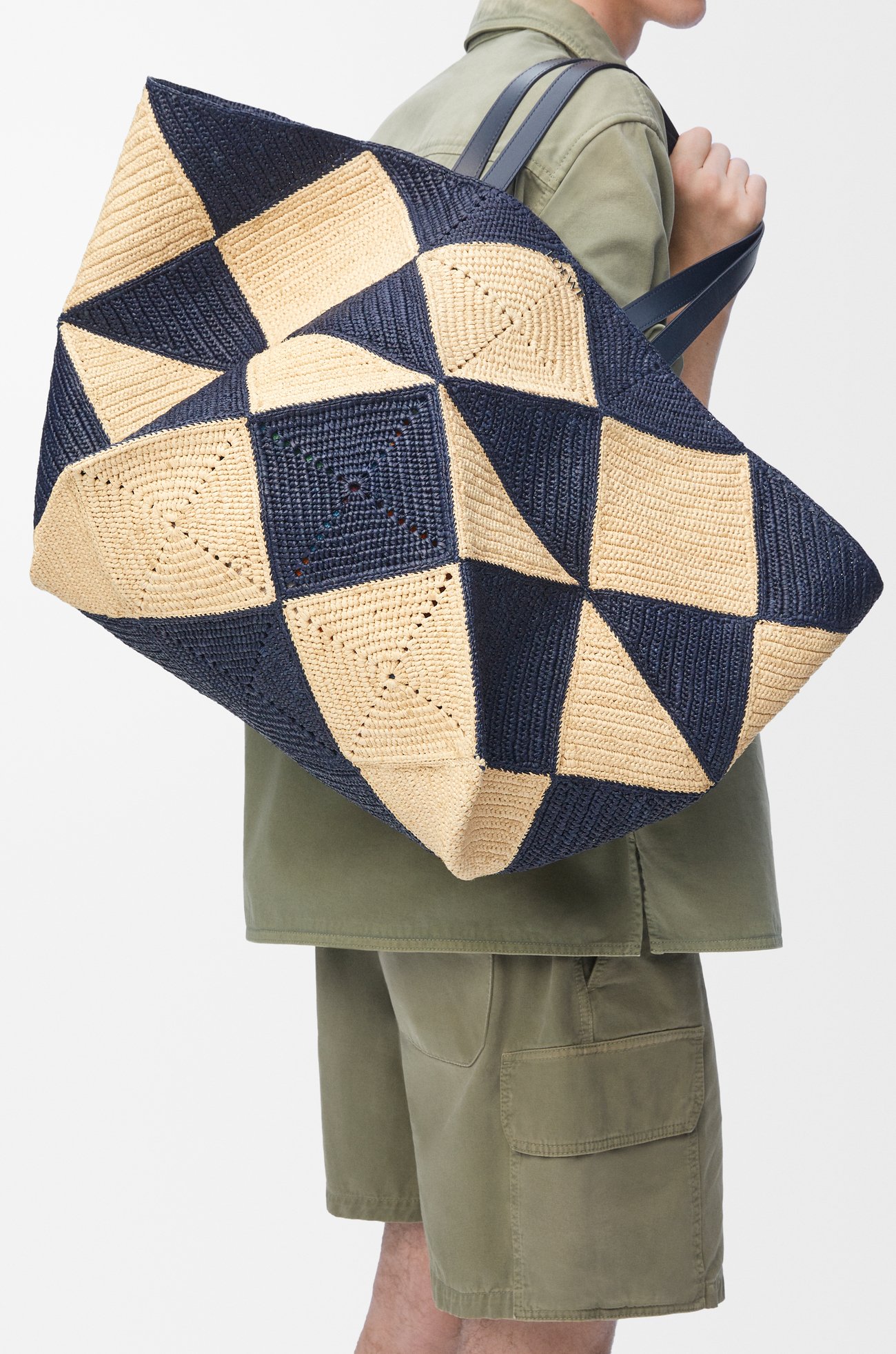 LOEWE XXL Puzzle Fold tote in raffia Natural/Navy