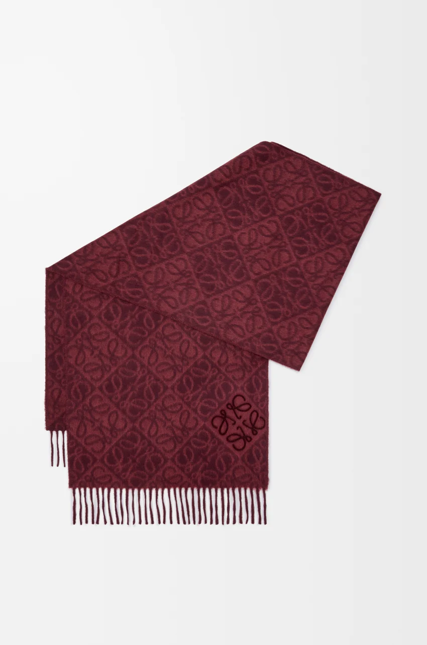Anagram scarf in wool and cashmere