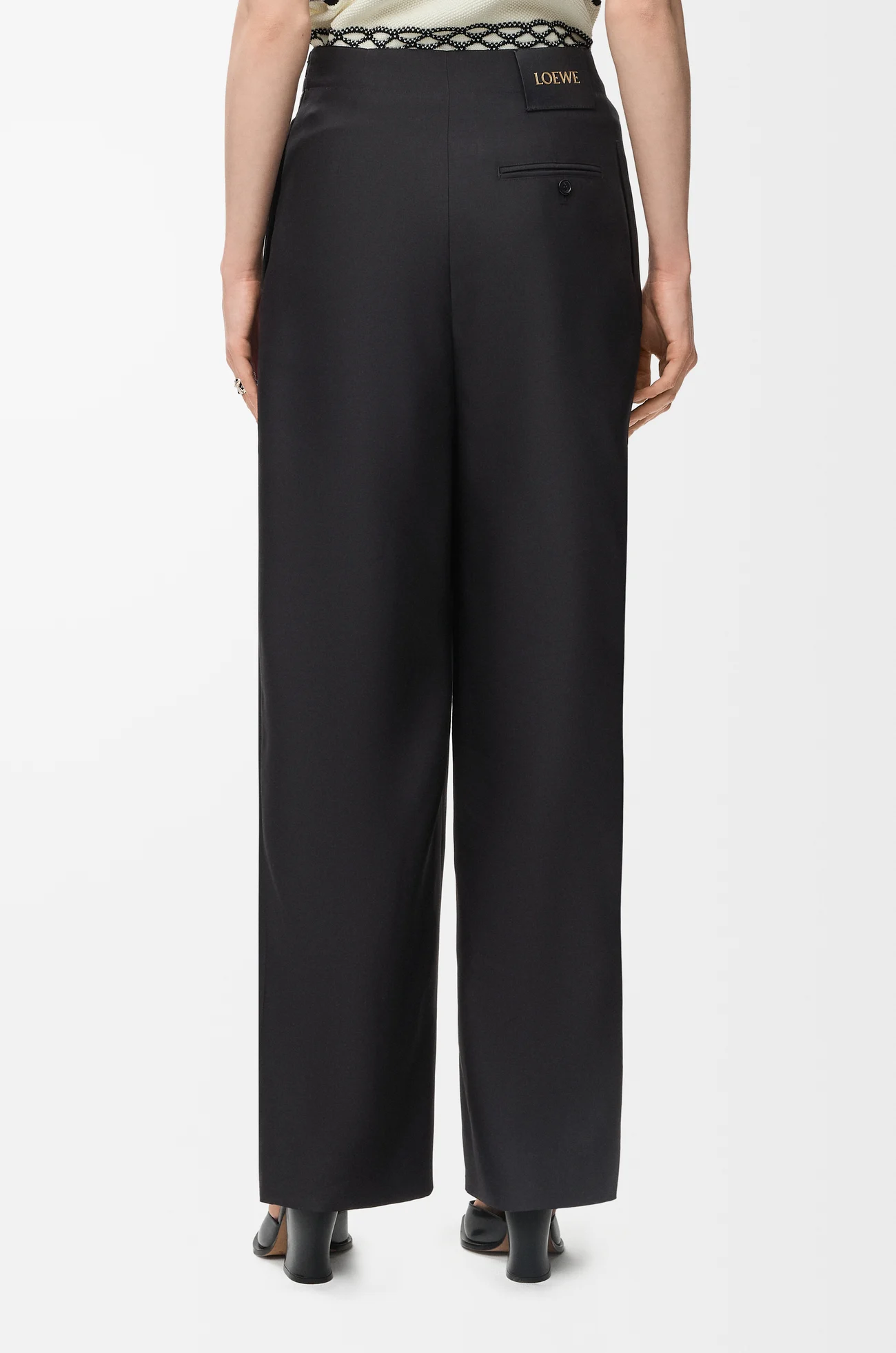 LOEWE Hose mit Gürtel aus Wolle und Seide Schwarz