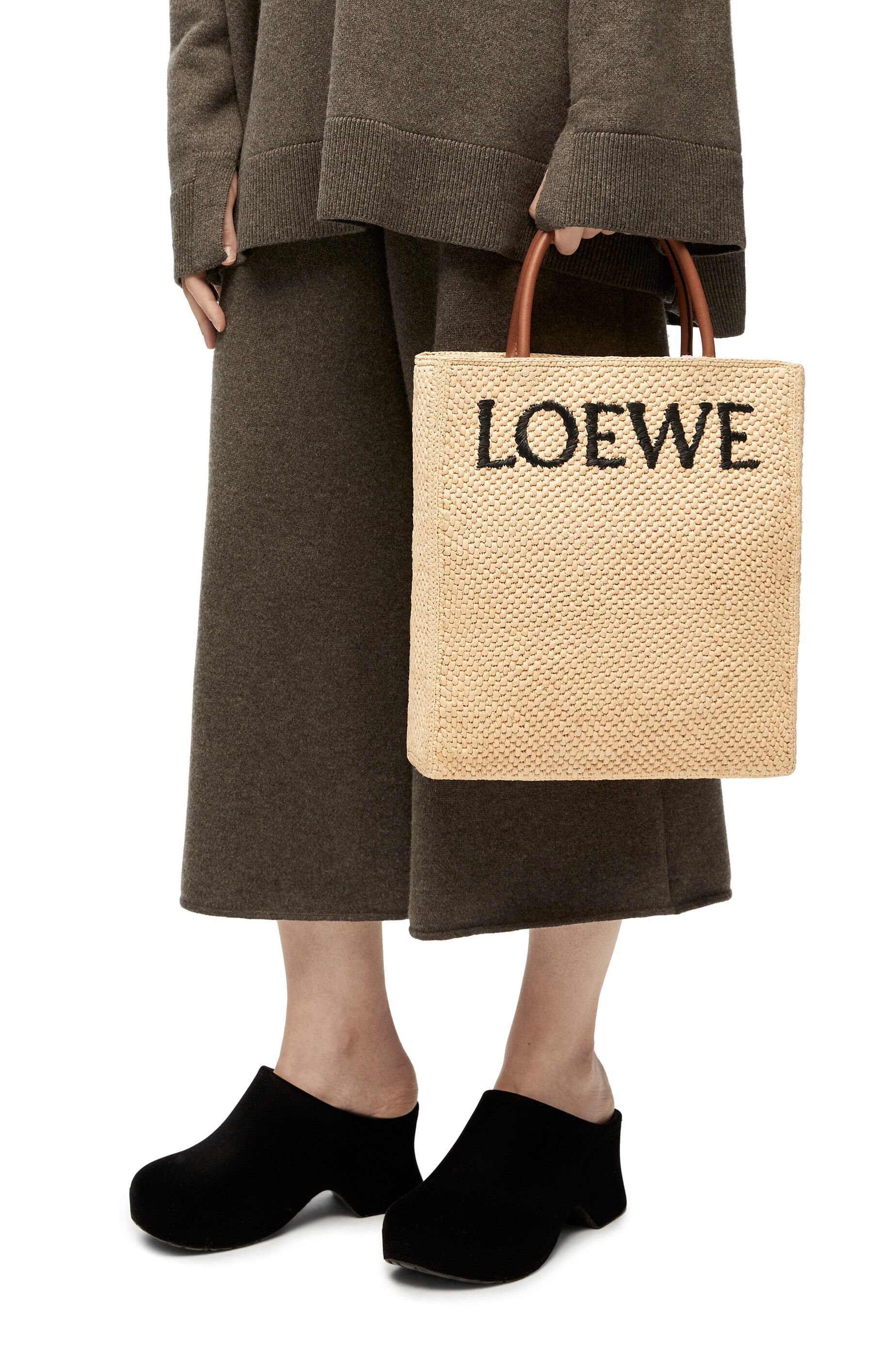 LOEWE ロエベ スモール ナチュラル トートバッグ ショルダーバッグ LOEWE ロエベ スモール ナチュラル トートバッグ ショルダー