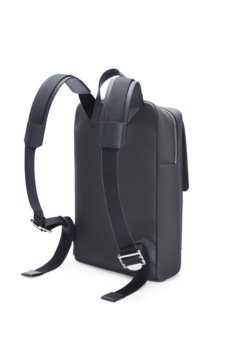 LOEWE Military Backpack in soft grained calfskin Anthracite pdp_rd