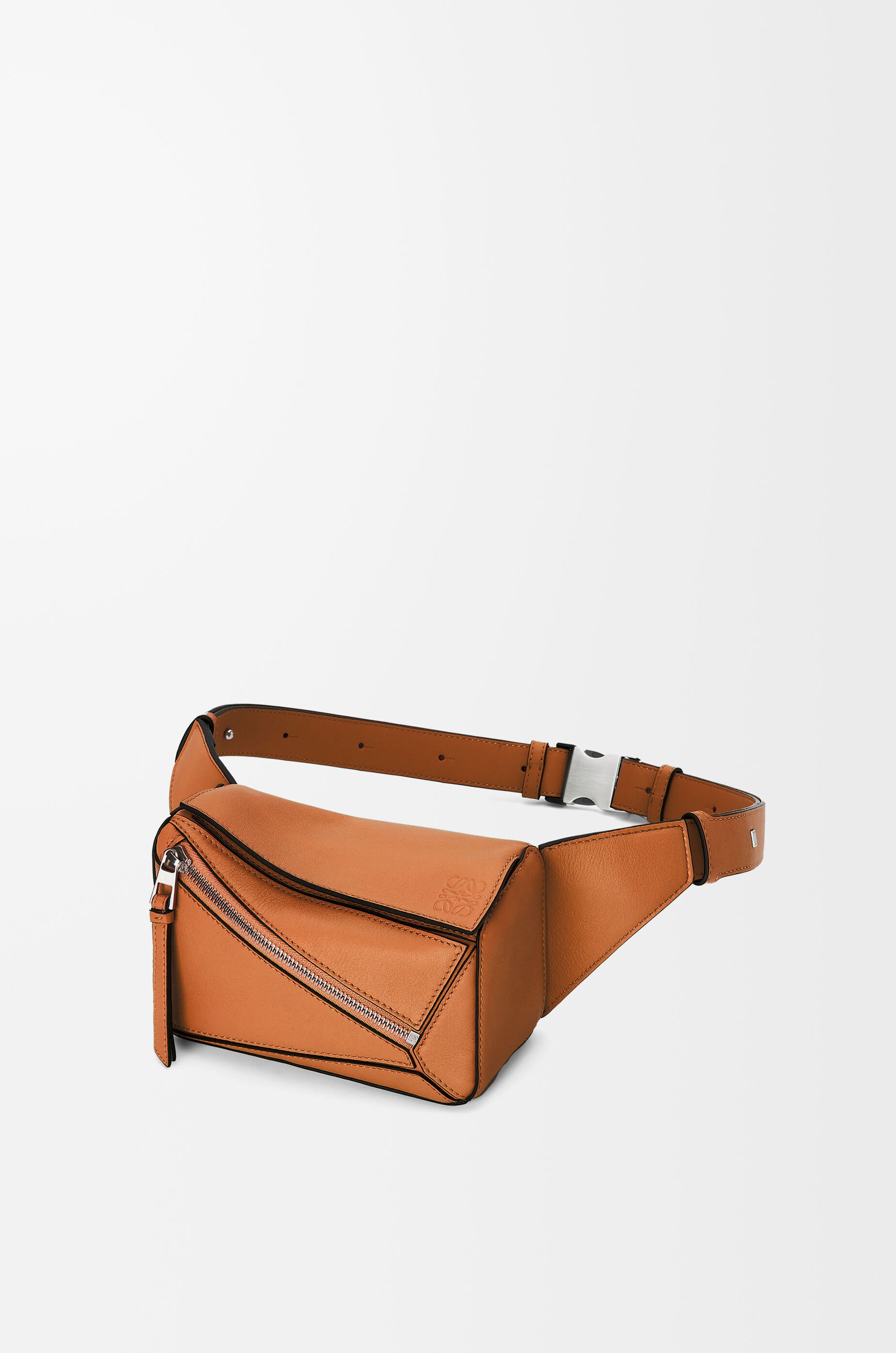 パズル バムバッグ ミニ（クラシックカーフ） ブラウン - LOEWE
