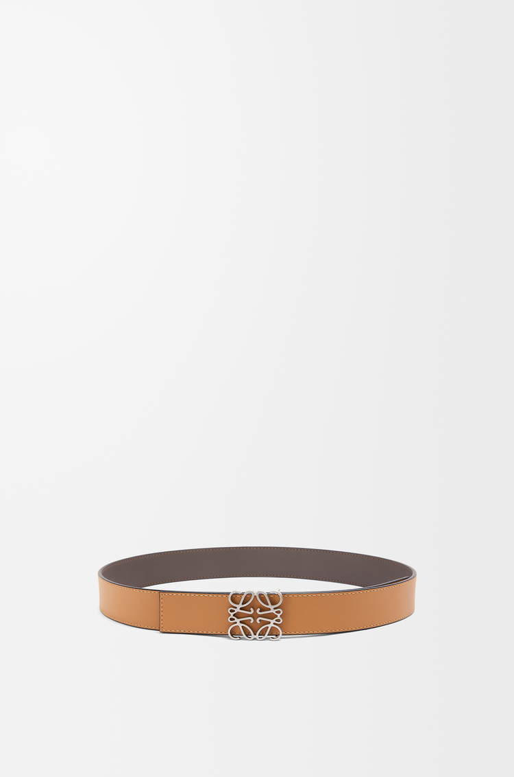 LOEWE Cinturón reversible en piel de ternera lisa con Anagrama Piedra Oscuro/Desierto Cálido