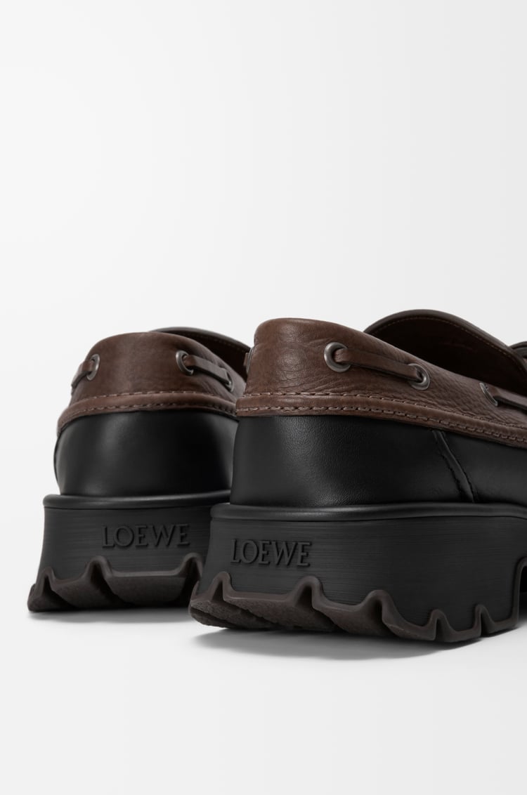 LOEWE Bobby derby in calfskin and vegetable-tanned calfskin ブラック/カカオ
