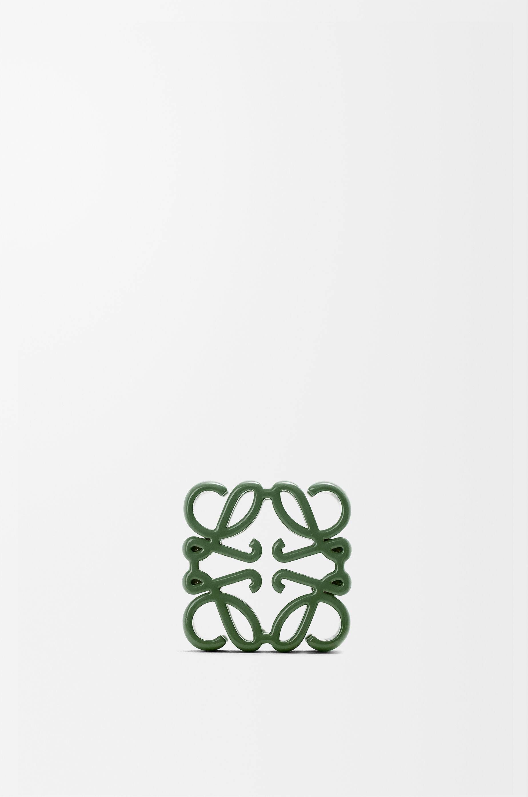 超希少 美品✨ ロエベ アンモナイト アナグラム ダイス チャーム 金具 虹色 超希少 美品✨ ロエベ アンモナイト アナグラム ダイス チャーム