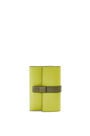 LOEWE バーティカル ウォレット スモール (ソフトグレインカーフ) Lime Yellow/Avocado Green