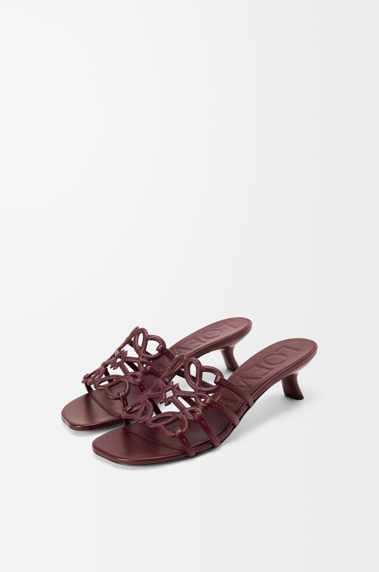 LOEWE Mules Petal Anagram en cuir de veau souple Bordeaux Foncé
